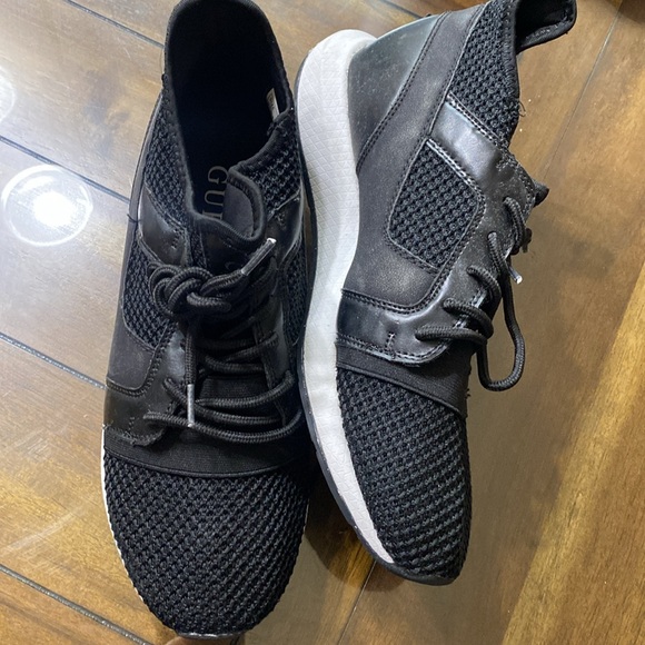 GUESS and VANS - Picture 5 of 13